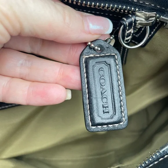 Coach Hampton EUC Black Leather Tote Bag - Picture 4 of 13